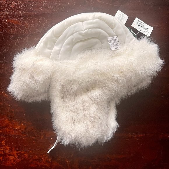 ROOTS brand Winter Hat with Earflaps NWT White Size Large Kids Discounted SH - Picture 1 of 8